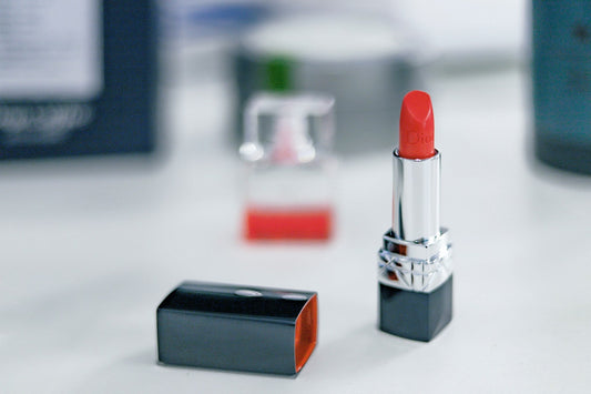 Long-Lasting Lipsticks: Tips and Best Products for All-Day Wear